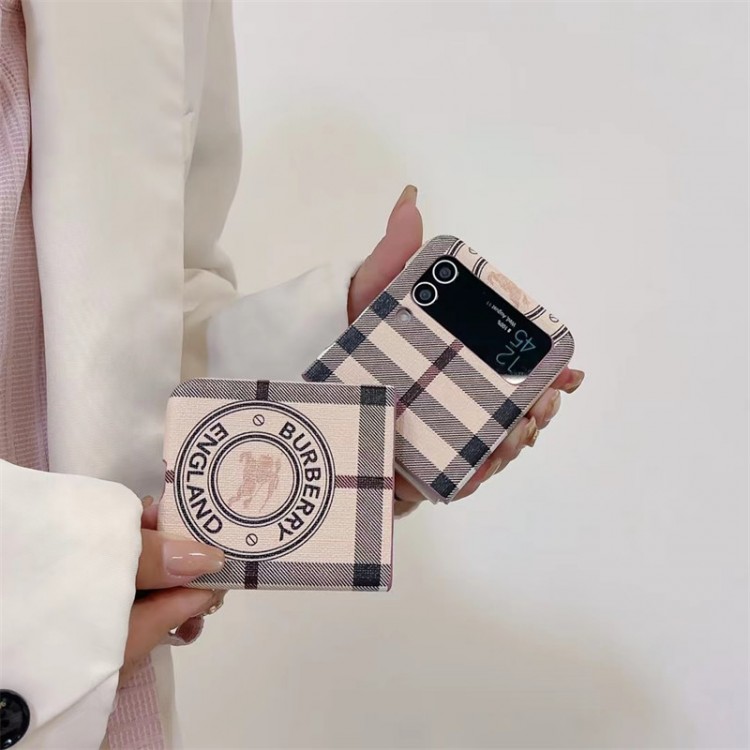 Burberry バーバリーブランドギャラクシーz flip4 5 fold5 4 3スマホカバースムーズ高級感galaxy z fold5 4 3ケースハイブランドかわいいsamsung z fold 5 4 flip5 4ケースカバー激安大人っぽい ギャラクシーz fold3/2 4 5ブランドスマホカバー