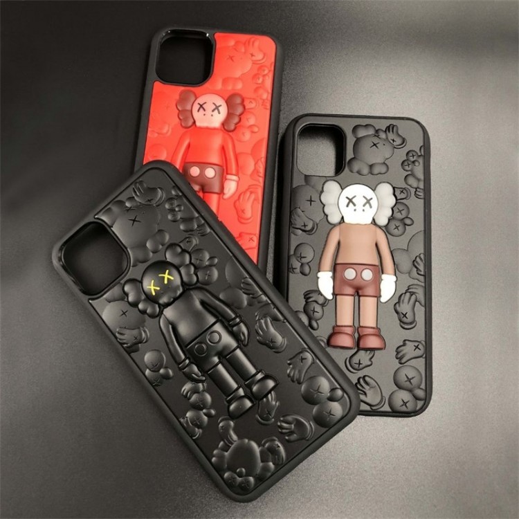 Kaws カウズアイフォン16 pro max 15 14 16 plusハイブランドケースiPhone 16 15 plus 14 pro maxブランドスマホケースiPhone16  15pro max 14pro 13 12スマホカバー耐衝撃オシャレ