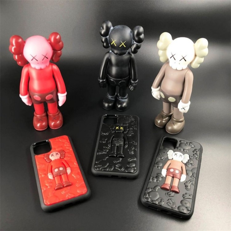 Kaws カウズアイフォン16 pro max 15 14 16 plusハイブランドケースiPhone 16 15 plus 14 pro maxブランドスマホケースiPhone16  15pro max 14pro 13 12スマホカバー耐衝撃オシャレ