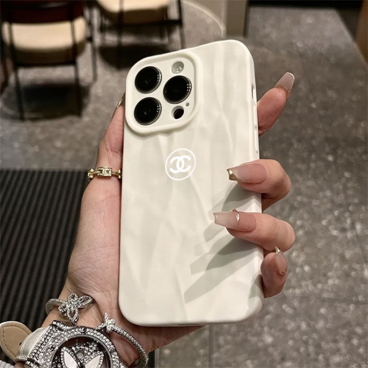 Chanel シャネルブランドiPhone16 15 14pro maxケースメンズiPhone 16 15 plus 14 pro maxブランドスマホケースiPhone16  15pro max 14pro 13 12スマホカバー耐衝撃オシャレ