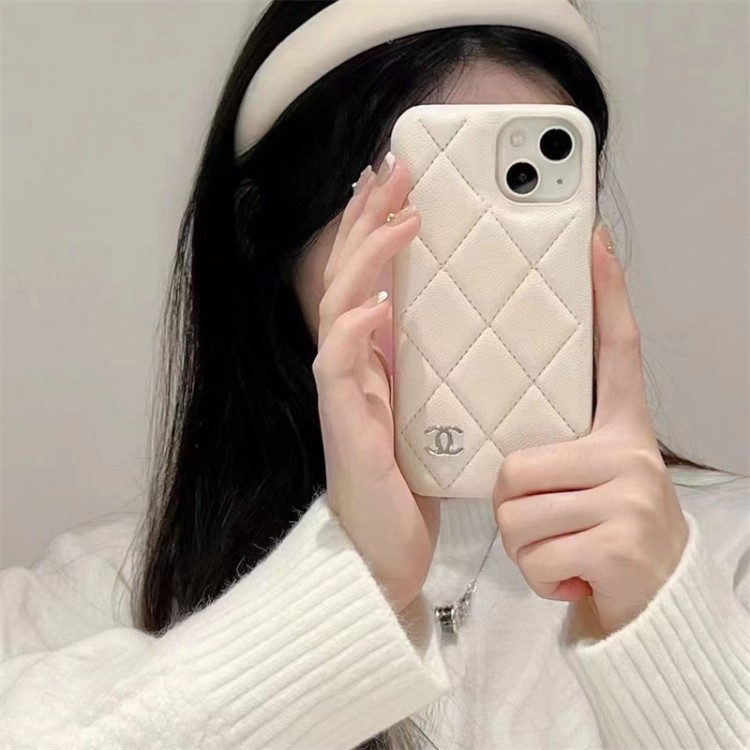 Chanel シャネルブランドiPhone16  plus 15 16pro maxケースメンズアイフォン16 pro max 15 14 16 plusハイブランドケースブランドアイフォン16 pro max 15plus 16プロマックスマホカバー男女兼用