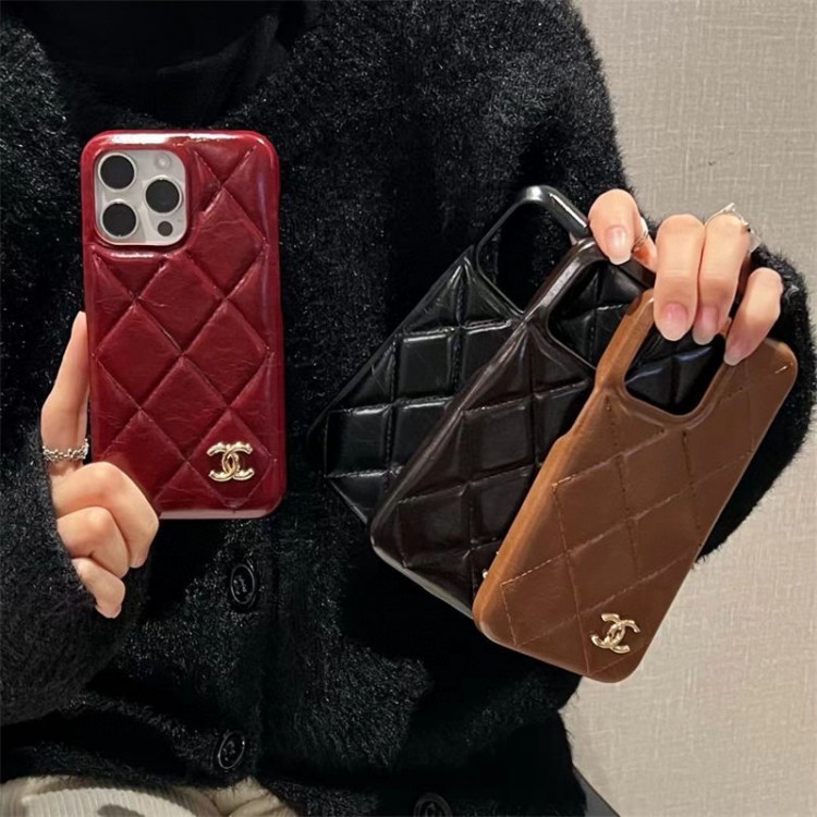 Chanel シャネルブランドiPhone16  plus 15 16pro maxケースメンズiPhone16  15pro max 16pro 13 12スマホカバー耐衝撃オシャレ芸能人愛用するブランドアイフォン16  pro15 16 proケースカバー