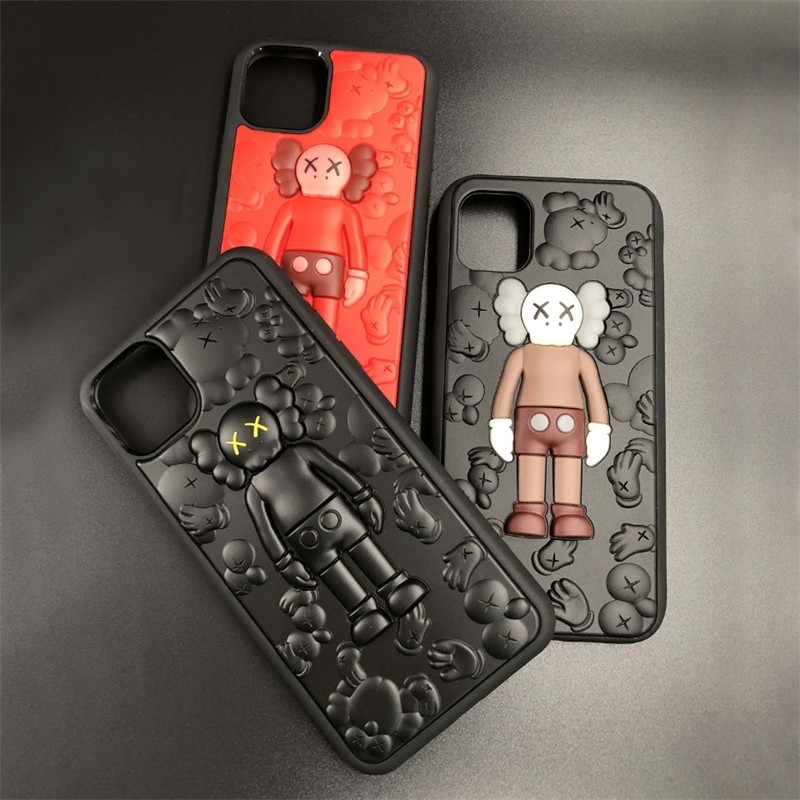 Kaws カウズアイフォン16 pro max 15 14 16 plusハイブランドケースiPhone 16 15 plus 14 pro maxブランドスマホケース